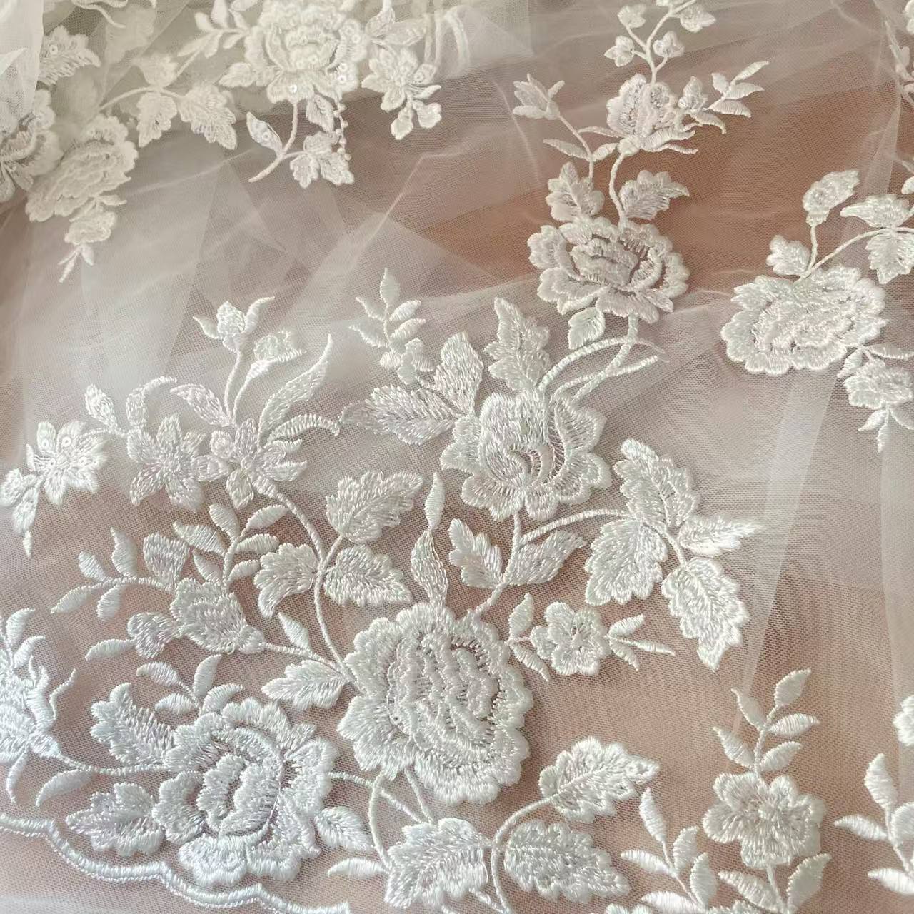 French Embroidered Lace Fabric - Wedding Dress Supply avis et prix